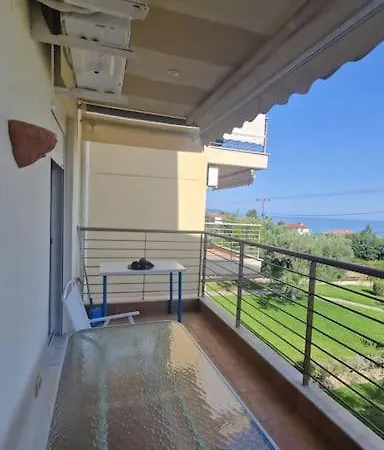 Sea View Apartment *